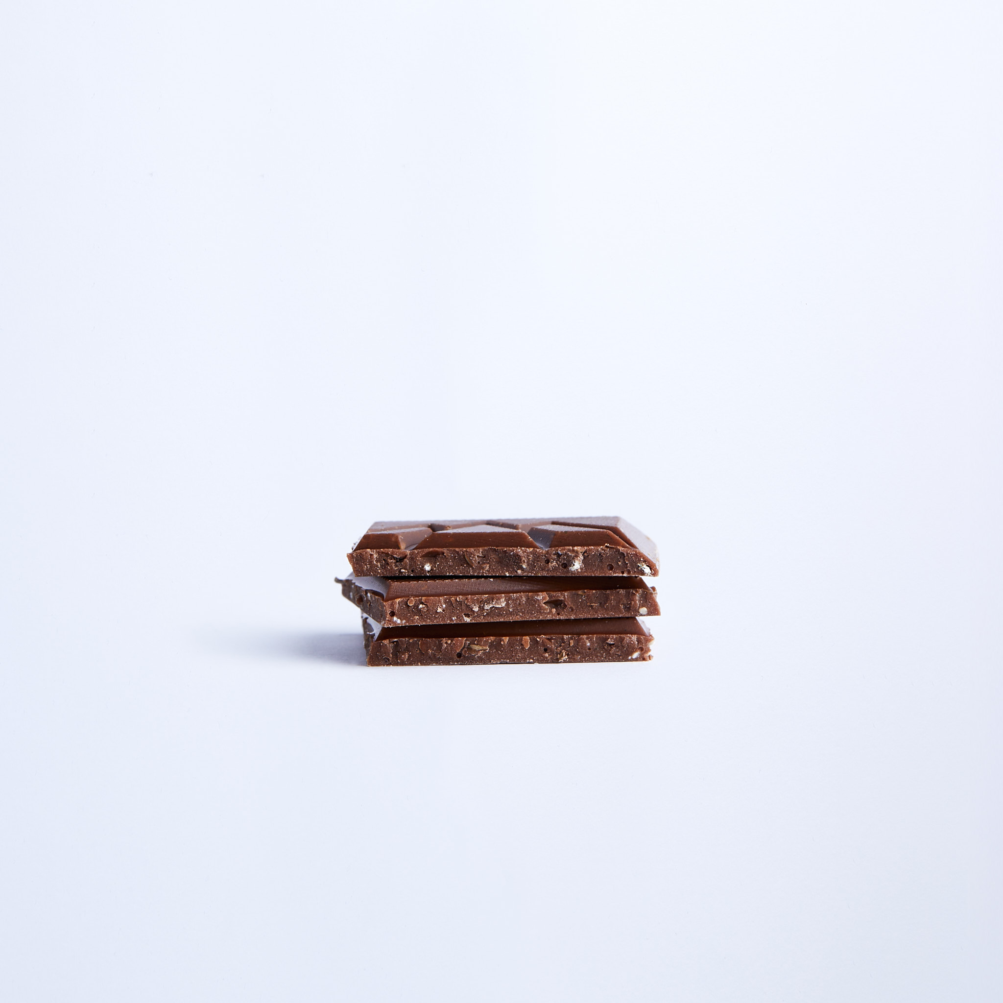 Hochalpen Schokolade Vollmilch-Hanf Seitlich